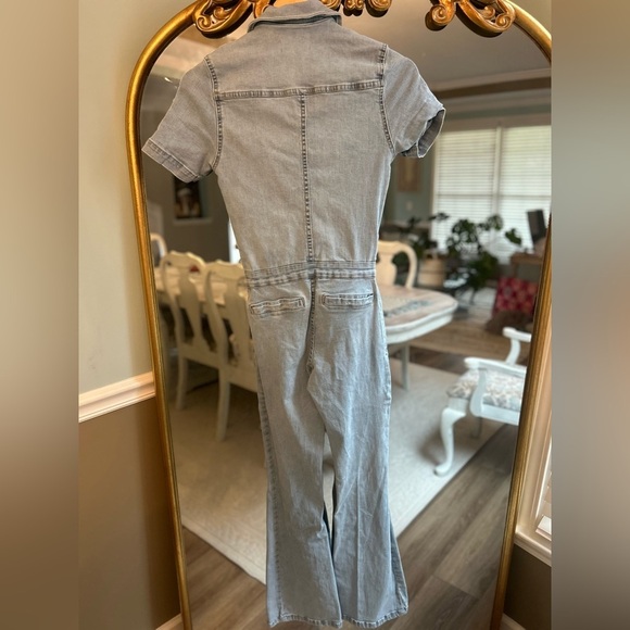 ASOS DESIGN Denim Jumpsuit Light Wash Zip Front Size 2 - Picture 5 of 5